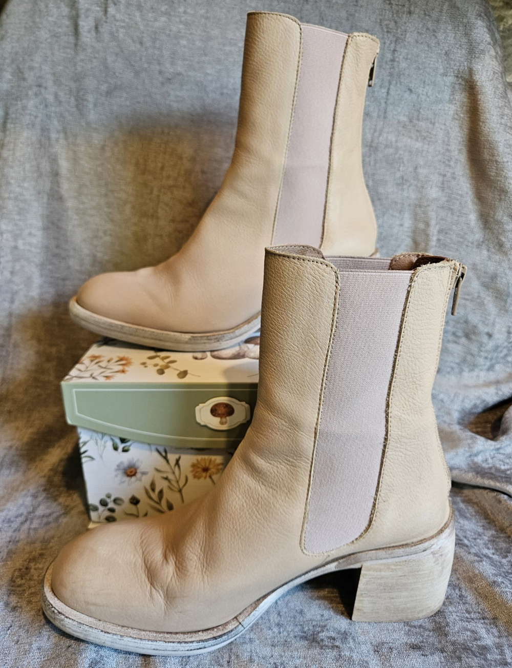 Free People Natural Leather Ankle Chelsea Boot Women’s US 8 EU 38.5 Back Zip